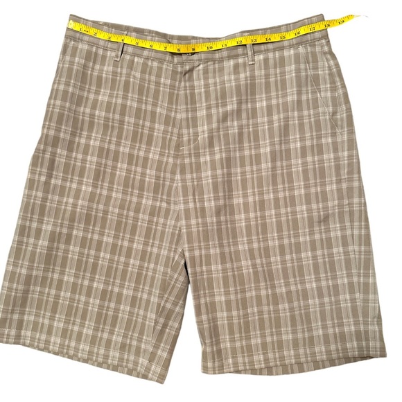 Adidas Plaid Chino Golf Shorts Men’s Size 34 Tan Pockets Casual Lightweight - Picture 6 of 7